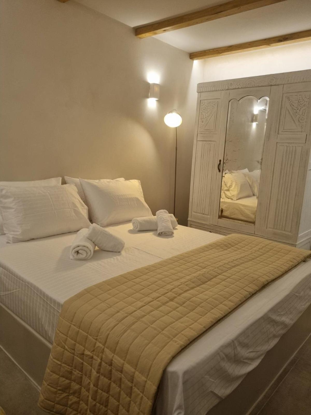 Golden Star Hotell Ios Exteriör bild
